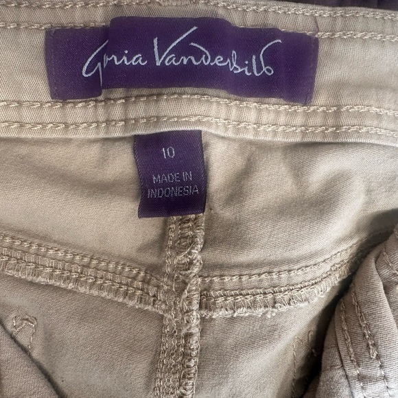 Gloria Vanderbilt Tan Bermuda Women's Short Size 10 - Picture 11 of 14